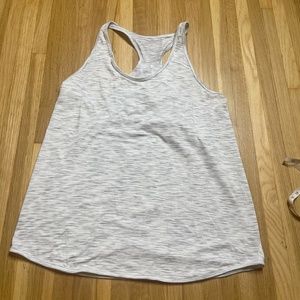 EUC Lululemon Essential Tank size 6